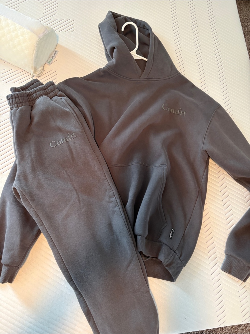 Comfrt MEDIUM Embroidered Hoodie & Jogger Set dark gray